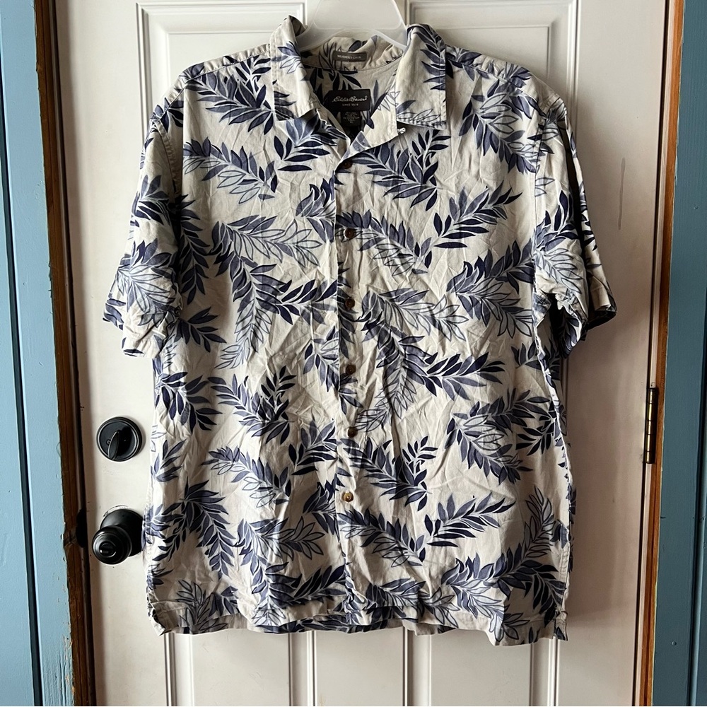 Eddie Bauer Men’s Weathered Linen White and Blue Leaf Tropical Print Shirt XL